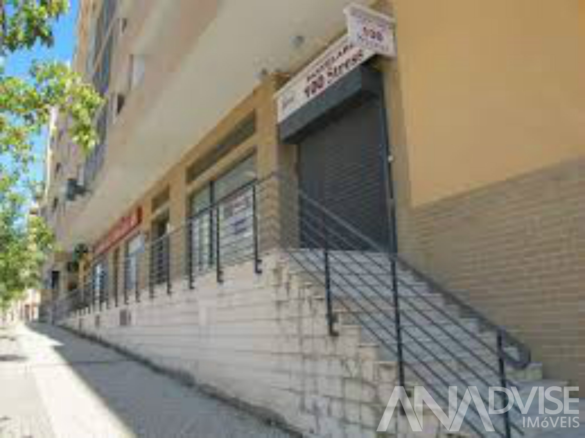 Loja, Lisboa, Amadora